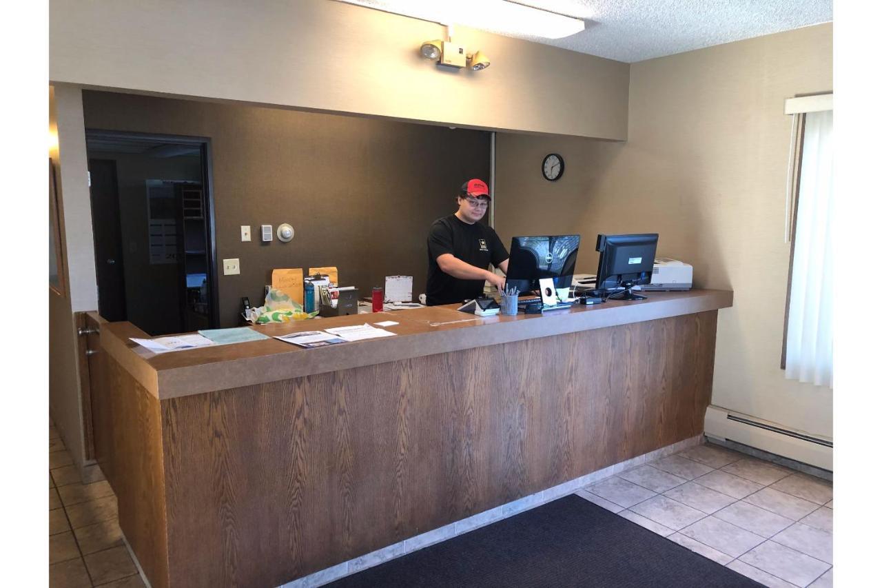 Oyo Hotel Glendive - Yellowstone River מראה חיצוני תמונה