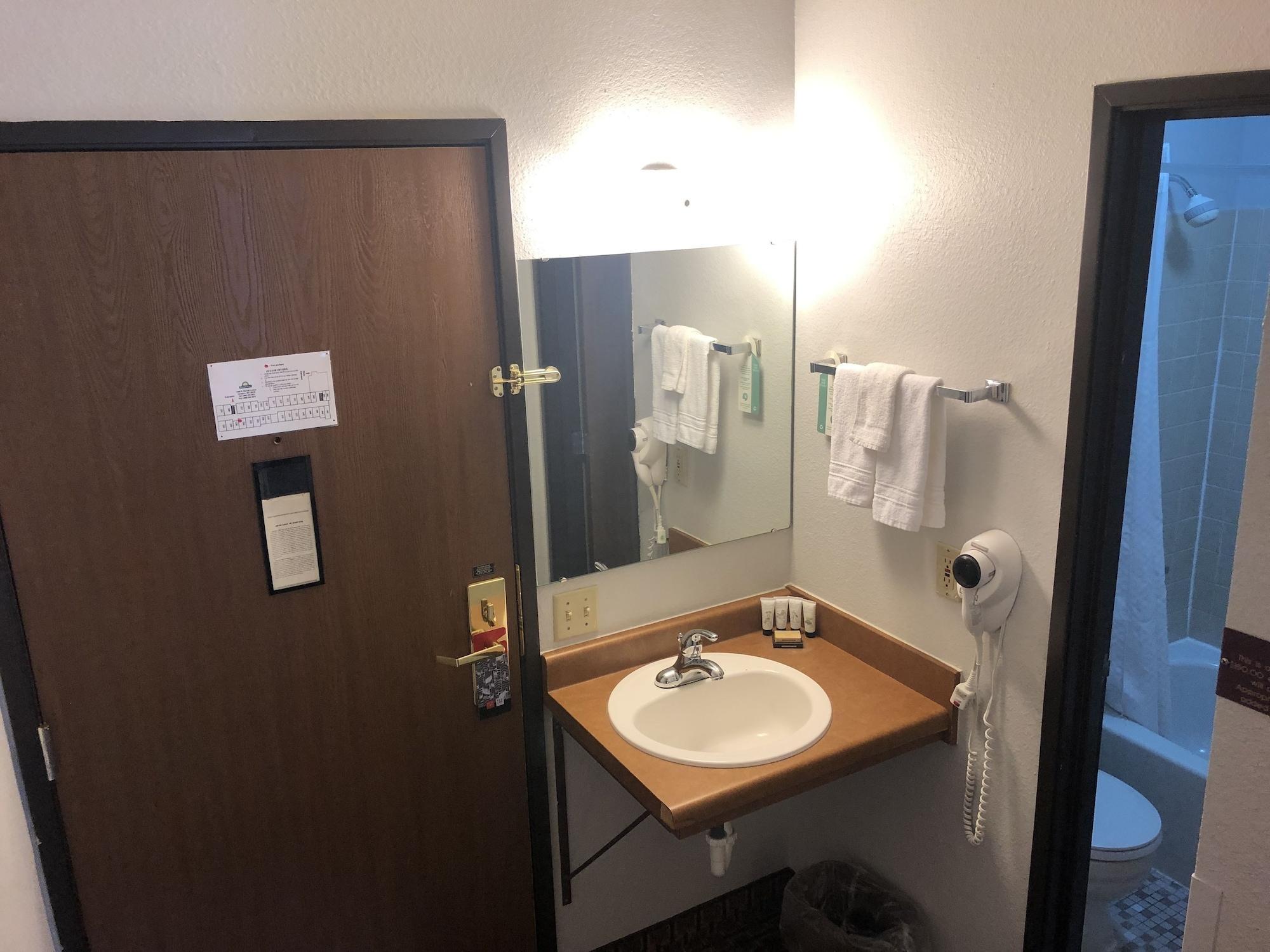 Oyo Hotel Glendive - Yellowstone River מראה חיצוני תמונה