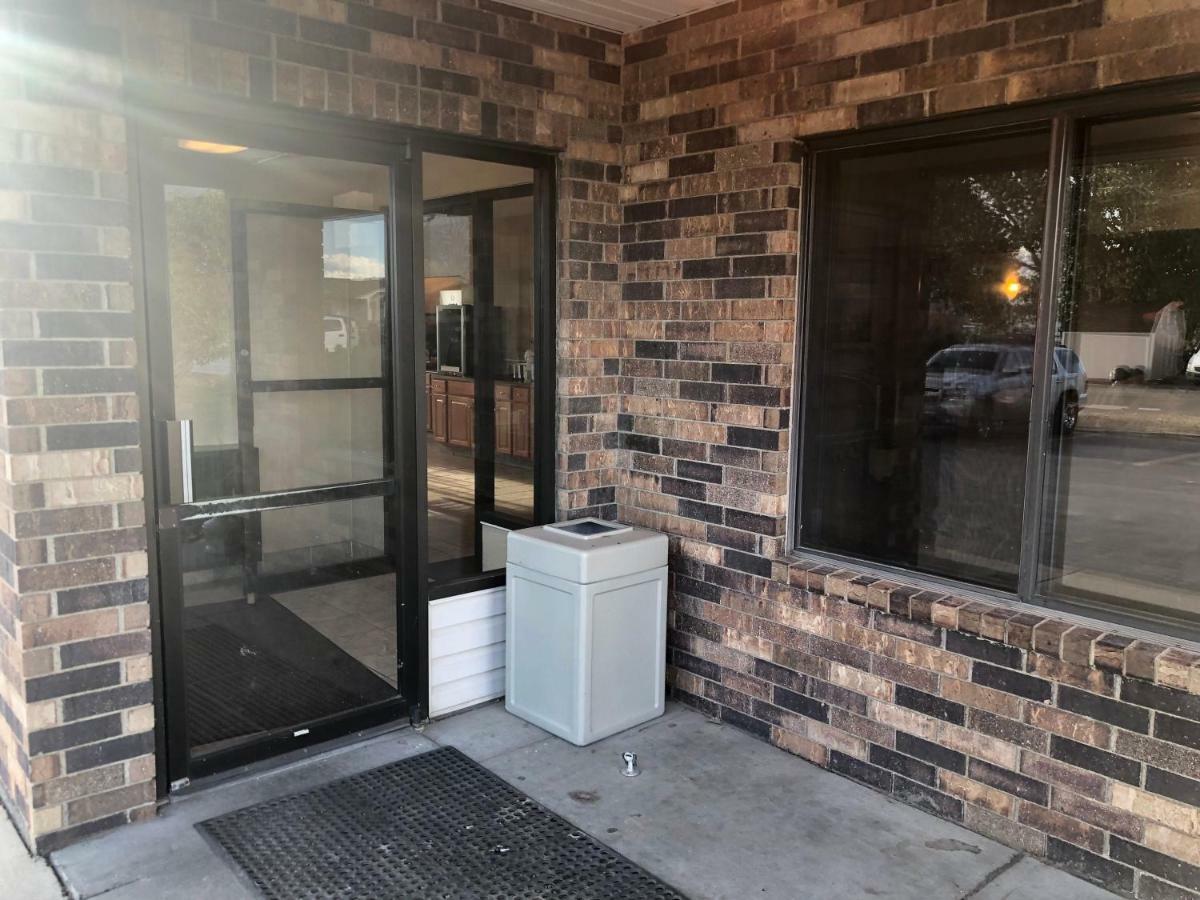 Oyo Hotel Glendive - Yellowstone River מראה חיצוני תמונה